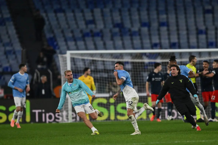 Lazio batte Genoa 3-2 con un rigore di Cataldi in pieno recupero