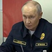 Putin sfida l’Europa sulle navi russe: "Risponderemo ovunque". Accuse alla Nato nel Pacifico