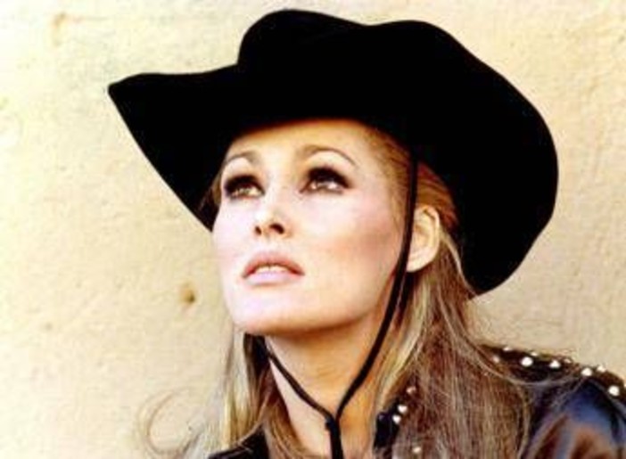 Ursula Andress, ritrovato il patrimonio rubato: beni e opere d’arte per 20 milioni di euro