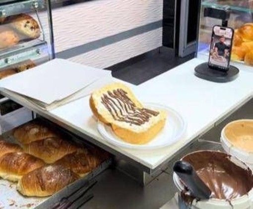 Cornetteria star di TikTok, sospesa l'attività: lavoratori in nero e violazioni igieniche Cornetteria star di TikTok, sospesa l'attività: lavoratori in nero e violazioni igieniche
