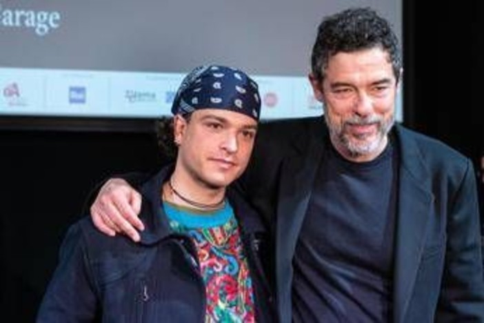 Alessandro Gassmann, lo sfogo dopo Morandi sul palco: "Mi rode il c**o" Alessandro Gassmann, lo sfogo dopo Morandi sul palco: "Mi rode il c**o"