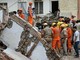 India, 6 morti in crollo edificio a Nuova Delhi: si continua a scavare tra le macerie