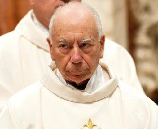 Papa Francesco, cardinal Coccopalmerio: &quot;La foto? Commosso ma non può bastare al nostro affetto&quot;