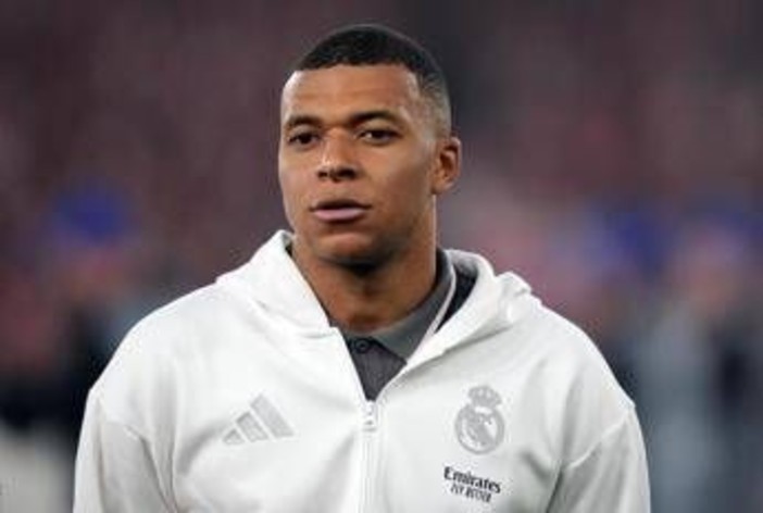 Psg condannato a pagare 61 milioni a Mbappé