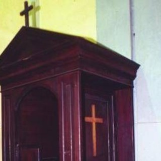 Allarme esorcisti: &quot;Dalle feci al sesso in chiesa, non c'è più limite al sacrilegio&quot;