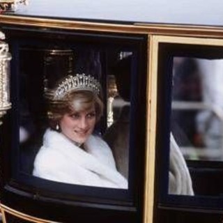 Addio a David Thomas, lo storico 'Gioielliere della Corona': l'incontro con la famiglia reale