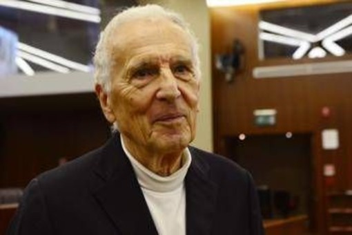 Garattini 'smonta' il digiuno: "Conta quanto si mangia, non quando". Il 'no' al vino Garattini 'smonta' il digiuno: "Conta quanto si mangia, non quando". Il 'no' al vino