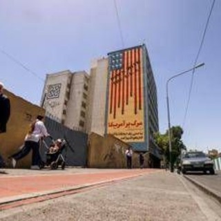 Iran minaccia: "Se nemico fa errore, in pericolo sua sicurezza". Avvertimento Usa su Hormuz