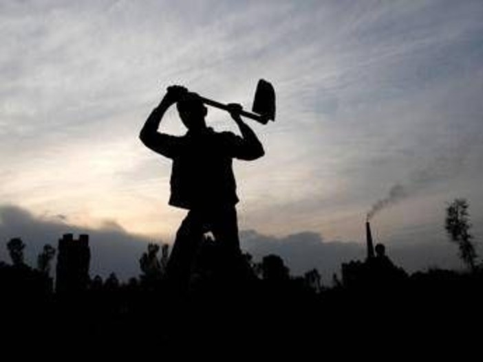 Save the Children, lavoro minorile nega i diritti fondamentali