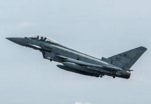 Attacco a base aerea in Arabia Saudita, colpito F-2000 italiano. Crosetto: "Nessun militare coinvolto" Attacco a base aerea in Arabia Saudita, colpito F-2000 italiano. Crosetto: "Nessun militare coinvolto"