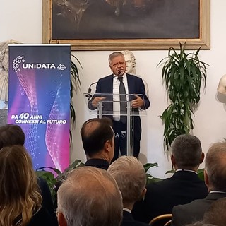 Unidata festeggia 40 anni, completato il cavo sottomarino Unitirreno