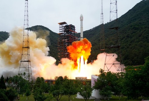 La Cina lancia un nuovo satellite nello spazio La Cina lancia un nuovo satellite nello spazio