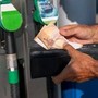 Caro carburanti, Cdm approva proroga taglio accise per 7 giorni