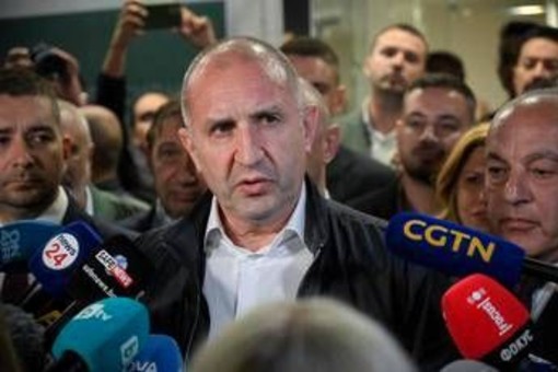 Bulgaria, Radev ha maggioranza assoluta in Parlamento: "Vittoria della speranza"
