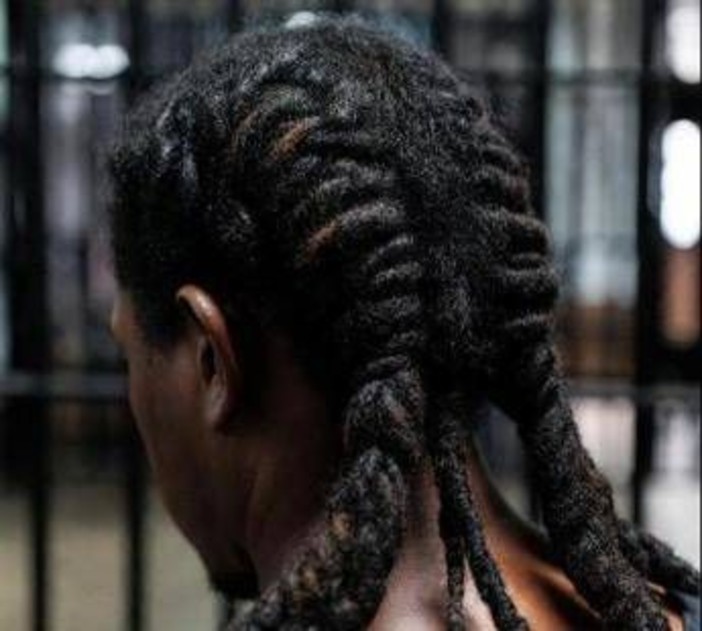 In prigione gli rasano la testa a zero, rastafariano alla Corte Suprema: "Violata la libertà religiosa" In prigione gli rasano la testa a zero, rastafariano alla Corte Suprema: "Violata la libertà religiosa"