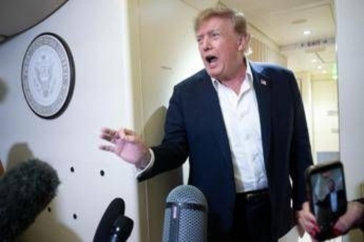 Trump: "Rischi Intelligenza artificiale sono bufale, come cambiamento climatico"