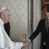 Intesa Sanpaolo, cordoglio per scomparsa Papa Francesco “Guida luminosa”