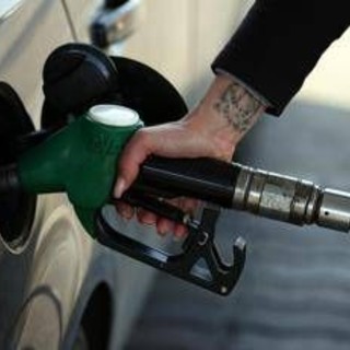 "Quasi 200mila sterline di carburante rubato al giorno", la 'risposta' degli inglesi al caro benzina "Quasi 200mila sterline di carburante rubato al giorno", la 'risposta' degli inglesi al caro benzina