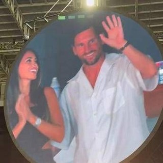 La kiss cam dei Coldplay 'becca' Messi, stavolta niente guai