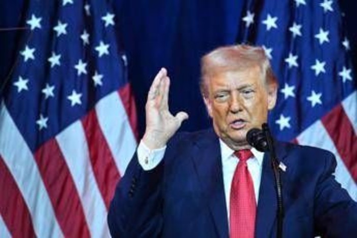 Trump, il piano a lungo termine: "Ci teniamo il Venezuela"
