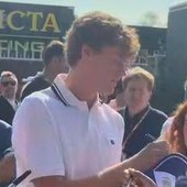Gp Monza, ecco Sinner: per Jannik arrivo da superstar nel paddock Gp Monza, ecco Sinner: per Jannik arrivo da superstar nel paddock