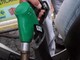 Carburanti, tredicesimo giorno di calo dei prezzi per benzina e diesel Carburanti, tredicesimo giorno di calo dei prezzi per benzina e diesel