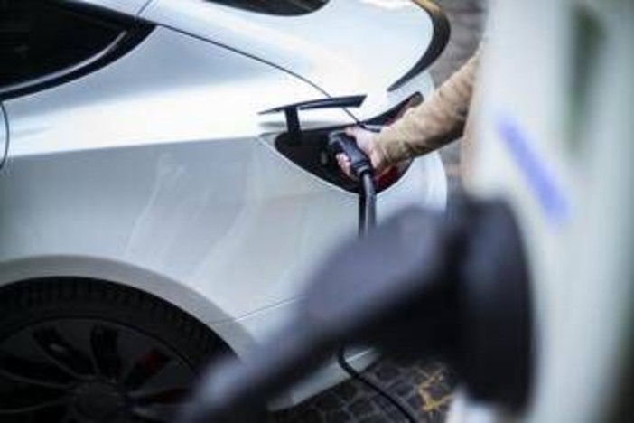 Auto elettriche, oggi il nuovo click day per gli incentivi