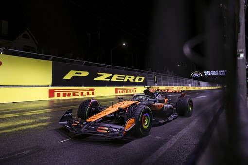 Pole di Norris davanti a Verstappen a Las Vegas, male le Ferrari