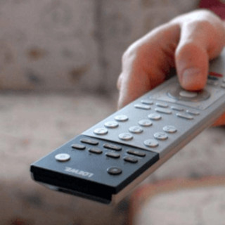 Ascolti tv domenica 14 settembre, 'La Ruota' continua a vincere su 'Affari tuoi'