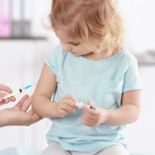 Vaccinazioni, pediatri: "Negli Usa il ritorno al passato mette a rischio i bambini"