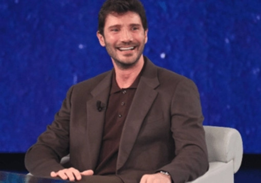 Stefano De Martino: &quot;Ho comprato casa ai miei genitori&quot;. La confessione a 'Cinque Minuti'