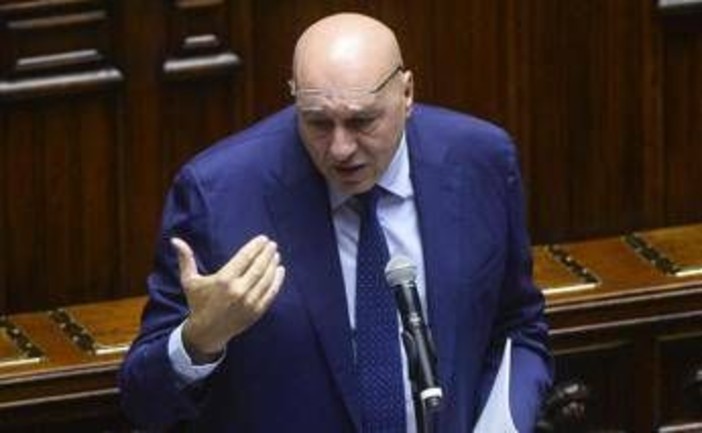 Servizio militare in Italia, Crosetto: "La mia idea è portare ddl in Parlamento" Servizio militare in Italia, Crosetto: "La mia idea è portare ddl in Parlamento"