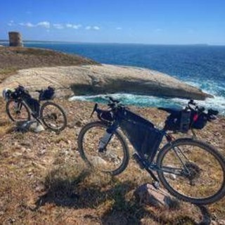Cicloturismo con Shardana bikeventure: il meglio della Sardegna in bikepacking