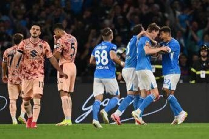 Doppietta di McTominay stende il Torino, il Napoli in vetta a +3 sull'Inter