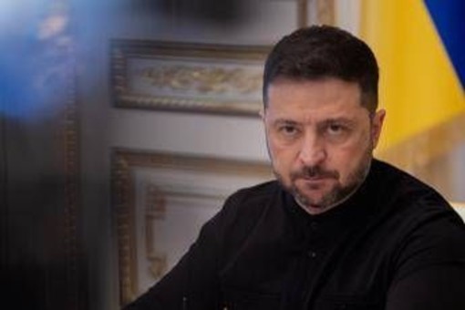Ucraina, Zelensky: &quot;Spero nuovo pacchetto sanzioni Ue contro la Russia pronto entro un mese&quot;