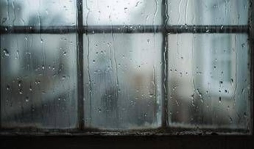 Condensa sui vetri: cosa significa davvero e come fermarla