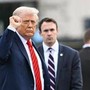Trump, parla il medico: &quot;Ottima salute, età cardiaca di 14 anni più giovane dell'anagrafica&quot;