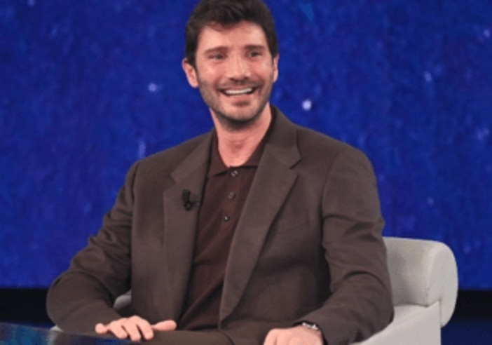 Stefano De Martino: &quot;Ho comprato casa ai miei genitori&quot;. La confessione a 'Cinque Minuti'