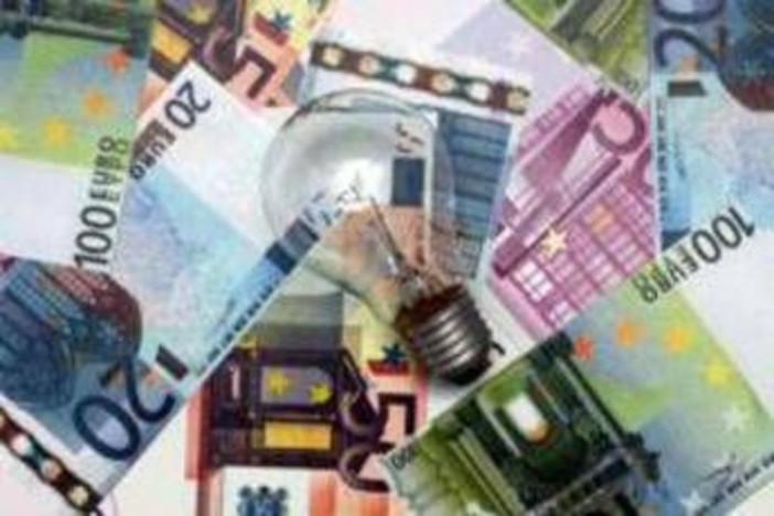 Bollette, bonus da 115 euro: chi lo riceve e quando arriva Bollette, bonus da 115 euro: chi lo riceve e quando arriva