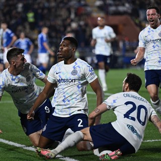 Da 2-0 a 3-4, l’Inter vince a Como in rimonta e vola a +9 sul Napoli