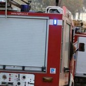 Fiamme tra Campomarino e Termoli minacciano le case, stop circolazione treni su Pescara-Bari Fiamme tra Campomarino e Termoli minacciano le case, stop circolazione treni su Pescara-Bari