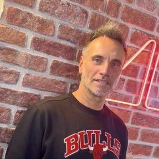 Sanremo 2026, Nek: "Quest'anno lo vedrò dal divano, mi aspetta l'Europa in tour"