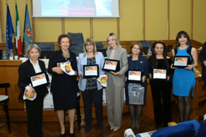 Premio 'Il giorno dopo: Donna tutto l’anno' 2026, assegnati riconoscimenti Premio 'Il giorno dopo: Donna tutto l’anno' 2026, assegnati riconoscimenti