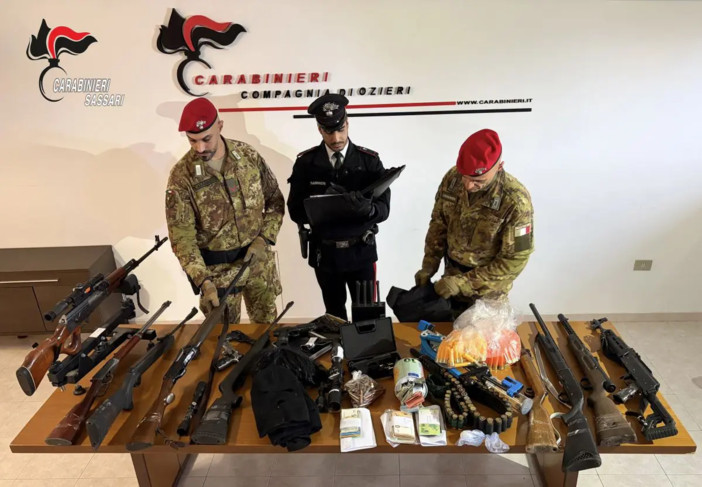 Arsenale e esplosivi in casa a Oschiri, un arresto Arsenale e esplosivi in casa a Oschiri, un arresto