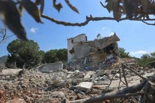 Nuovi raid israeliani in Libano, "11 morti: c'è anche un neonato" Nuovi raid israeliani in Libano, "11 morti: c'è anche un neonato"