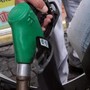 Carburanti, tredicesimo giorno di calo dei prezzi per benzina e diesel Carburanti, tredicesimo giorno di calo dei prezzi per benzina e diesel