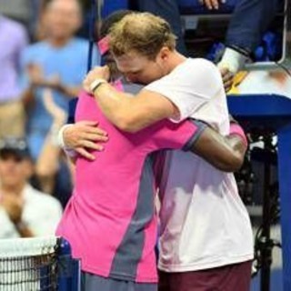 Michelsen perde e scoppia a piangere, Tiafoe lo consola: fair play agli US Open Michelsen perde e scoppia a piangere, Tiafoe lo consola: fair play agli US Open