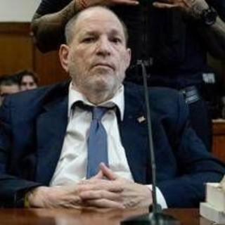 Harvey Weinstein condannato a 15 anni di carcere per violenza sessuale