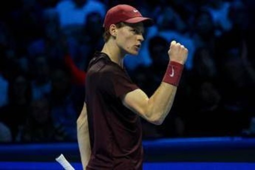 Sinner, vittoria alle Atp Finals con 'inchino' a Musetti: &quot;Non c'è stato il livello visto ieri, ma sono contento&quot;