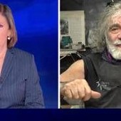 E' sempre Cartabianca, lite furiosa tra Bianca Berlinguer e Mauro Corona: "Strappo il contratto" E' sempre Cartabianca, lite furiosa tra Bianca Berlinguer e Mauro Corona: "Strappo il contratto"